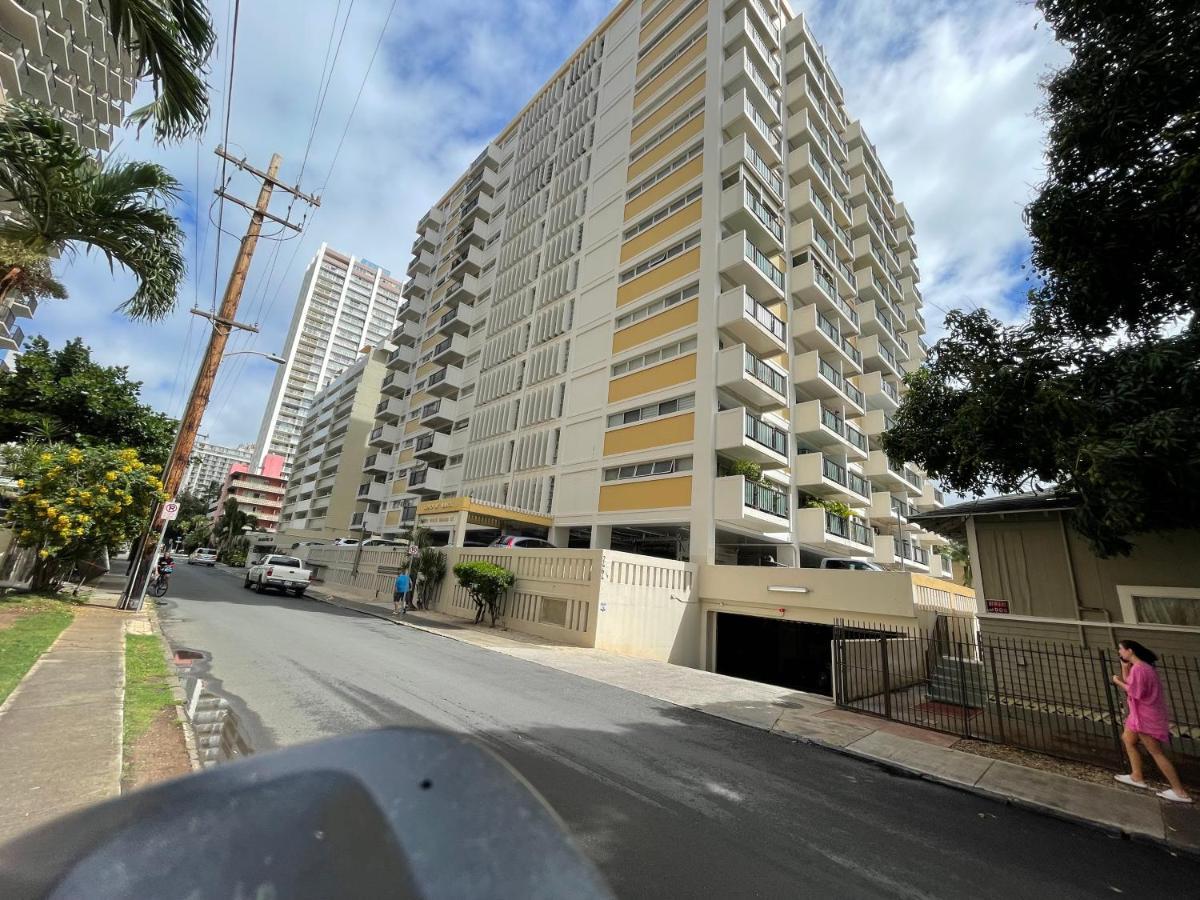 Amazing Waikiki 2bed2bath+free Parking Apartment *